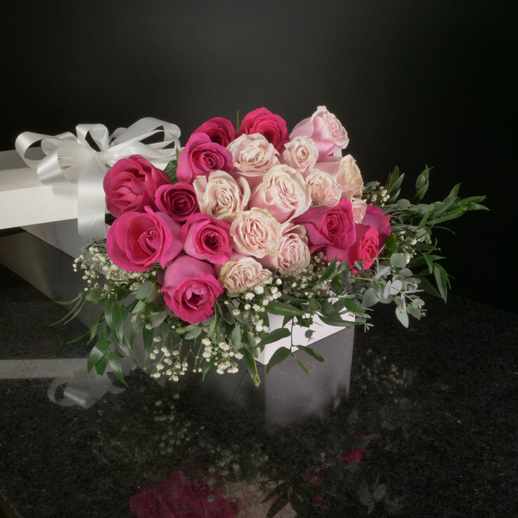  24 Roses / Boxed / Fancy