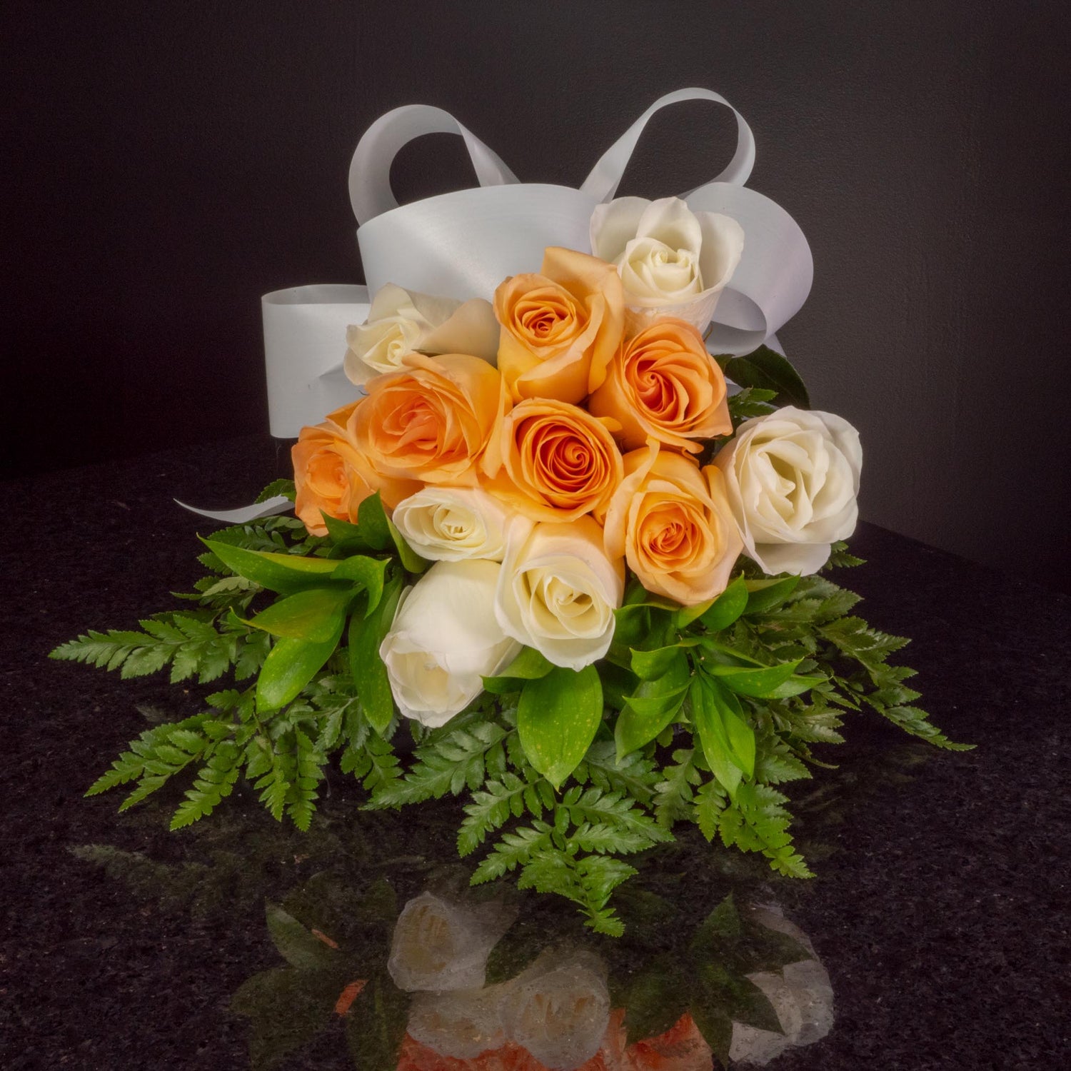  12 Roses / Hand-Tied / Basic